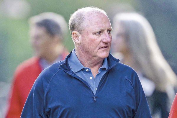 Greg Abel, de Berkshire Hathaway, cierra su primer acuerdo como CEO electo con la compra de OxyChem por US$ 10 mil millones