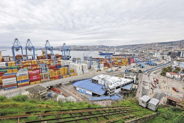 Comandos de Matthei y Kast rechazan “tasa portuaria” propuesta por Jara: “Es un impuesto al comercio exterior” y “afecta el crecimiento”