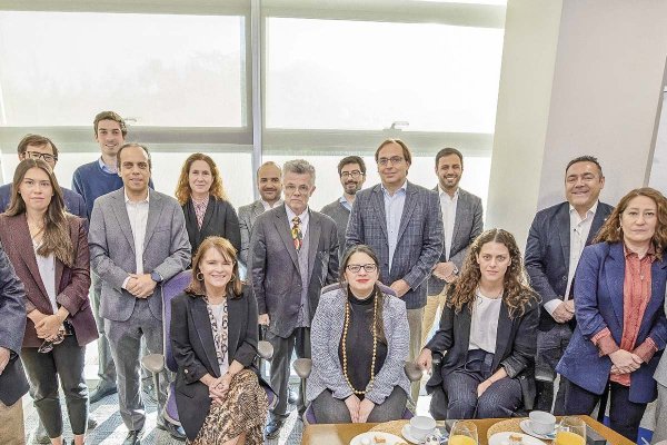 <p>La cumbre que reunió a economistas con la Dipres para abordar dudas por el Presupuesto</p>