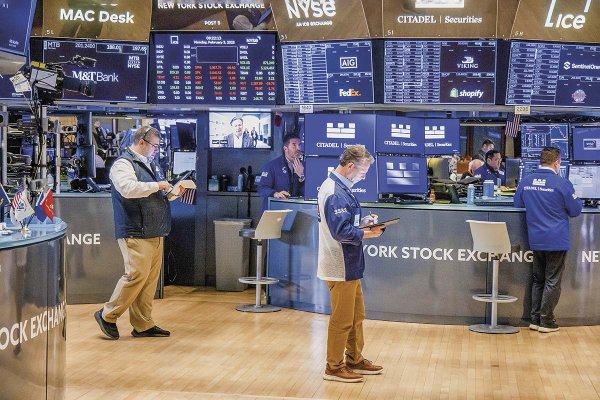 IPSA retrocede 1,6% y Wall Street cierra su peor sesión desde abril tras nueva amenaza arancelaria de Trump contra China