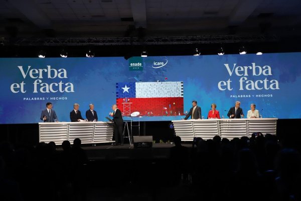 <p>Minuto a Minuto | Matthei da por superada polémica de los bots tras perdonar a Kast en medio del debate Enade 2025</p>
