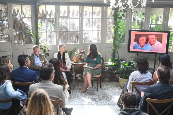 Madre e hijo por la regeneración: el conversatorio entre Ximena Abogabir y Gonzalo Muñoz organizado por Walmart Chile