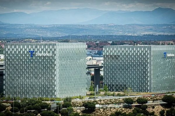 Telefónica pone foco en Europa: busca comprar su rival alemán 1&1 que se dispara en bolsa