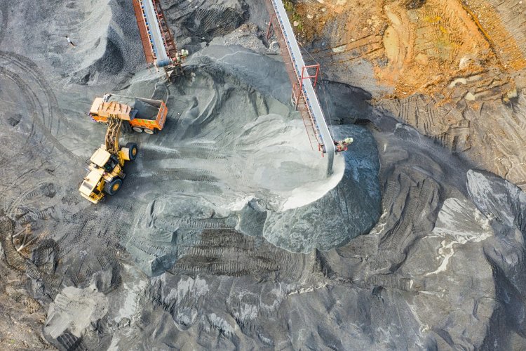 <p>Costos de proyectos golpean a minería y energía: data centers demandarán US$ 2 mil millones en nueva infraestructura de generación</p>
