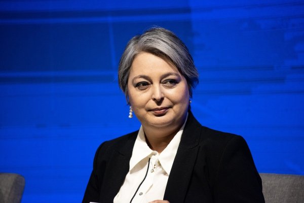 <p>Jara aborda el desafío de la paz social en el próximo Gobierno: “Quiero ganarle a Kast, pero no a costa de amenazas de un nuevo estallido”</p>