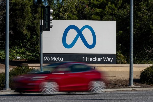 <p>Meta y Blue Owl sellan mayor acuerdo de capital privado de la historia para el desarrollo de IA, por US$ 30 mil millones</p>