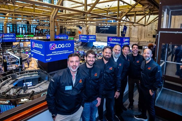 Cómo KLog se convirtió en la primera startup chilena en reservar su ticker en la bolsa de Nueva York