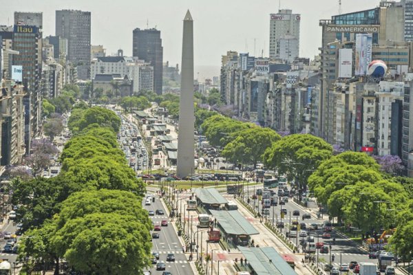 <p>Activos argentinos se disparan hasta 40% en Wall Street, tras victoria legislativa de Milei</p>