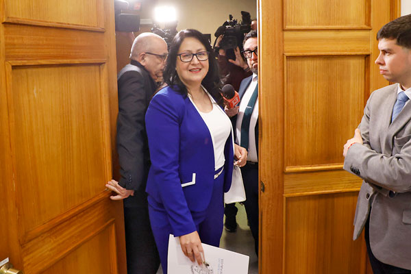 Gobierno busca dar nuevos poderes a Contraloría: acceder a cuentas bancarias y solicitar remoción de alcaldes