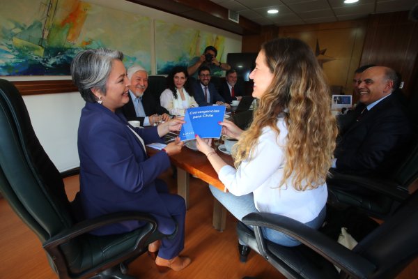 <p>Sofofa entrega propuestas económicas a Jeannette Jara y abre ronda de reuniones con los presidenciables</p>