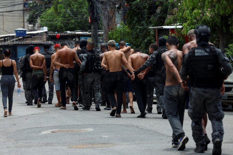 <p>Autoridades brasileñas elevan al menos a 132 número de muertos en redada de Río de Janeiro</p>