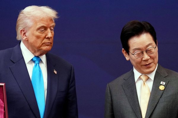<p>EEUU recorta arancel a autos coreanos a cambio de compromiso de Seúl de invertir US$ 350 mil millones en economía norteamericana</p>