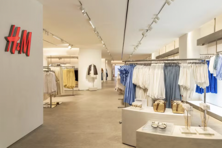 <p>H&M podría alcanzar hasta 70 tiendas en Brasil, pero advierte que la expansión tomará tiempo</p>