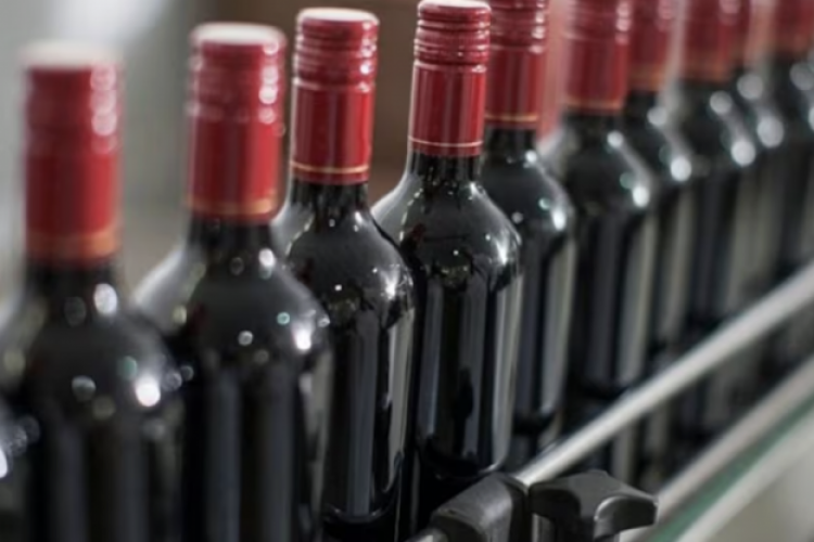 <p>Bodegueros en Argentina atraviesan su peor crisis en una década por la caída del consumo</p>