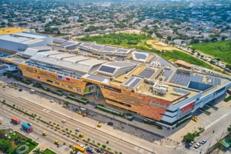 Parque Arauco pone en marcha sistema de autogeneración fotovoltaica en el techo de mall en Colombia