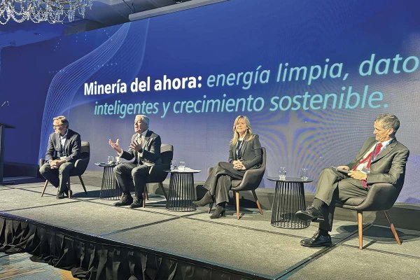 A “estar orgullosos de ser mineros” y “dejar la timidez”: la arenga de altos ejecutivos al mundo del cobre chileno