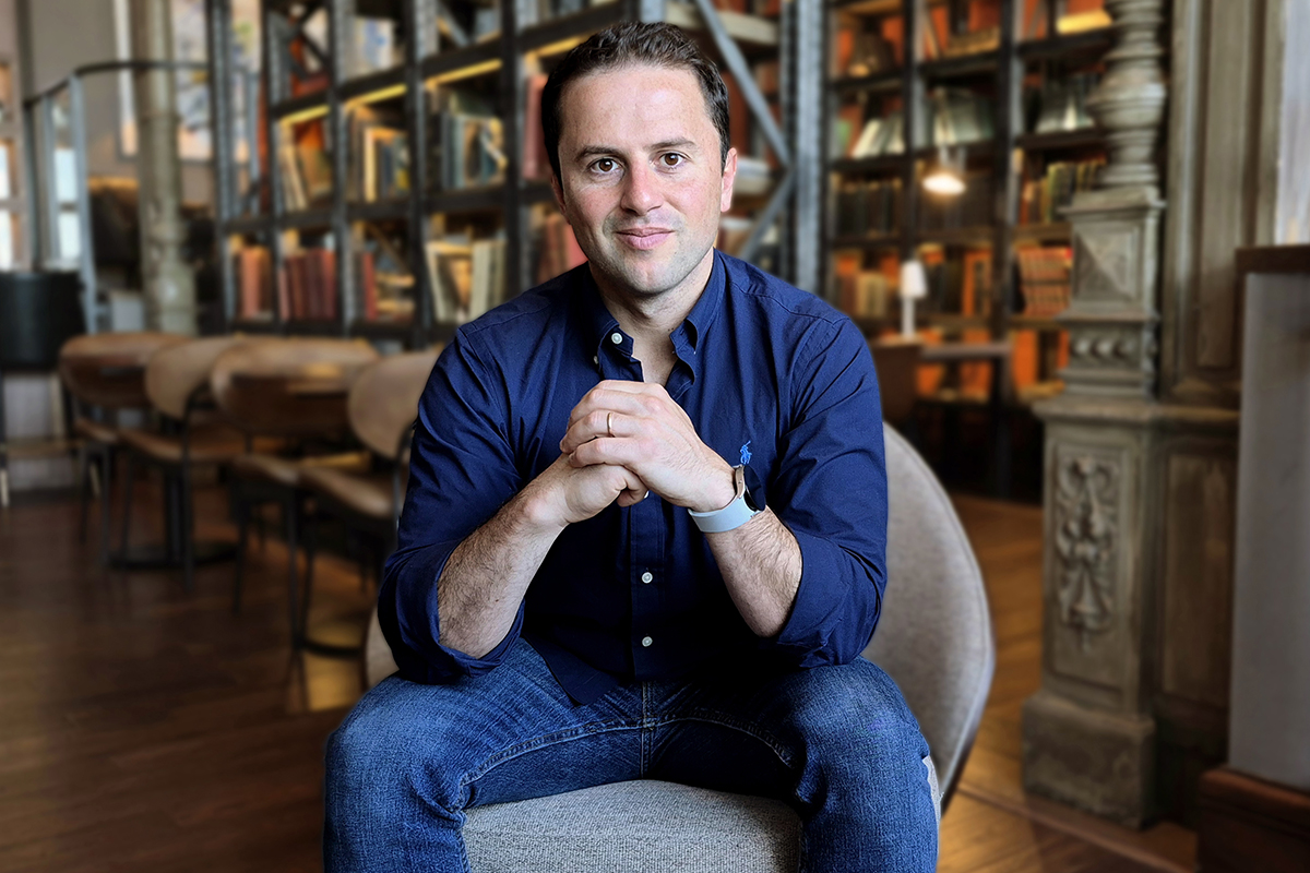 <p>El CEO de Simpletech, Matías Michelis, observa que Chile ha avanzado de manera sostenida en la adopción de IA conversacional, impulsado por su madurez digital y una cultura empresarial orientada a resultados.</p>