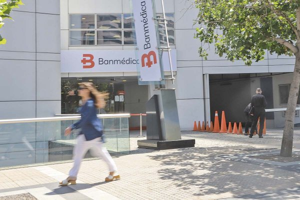 Leonidas Vial y Colpatria toman la delantera en la carrera para quedarse con Banmédica