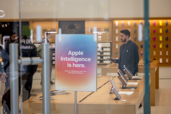 La moderación de Apple gana adeptos mientras el gasto en IA enfrenta escrutinio