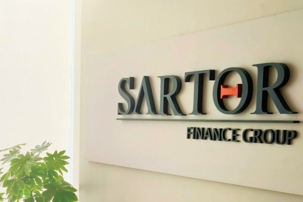 Sartor, a un año del colapso