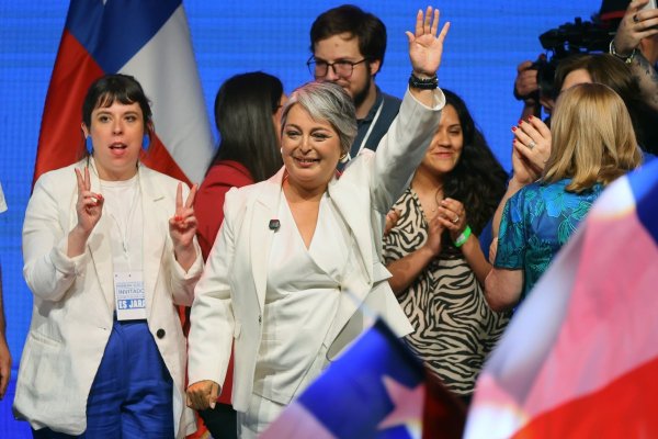 <p>Jara celebra victoria y se abre a propuestas de candidatos que no pasaron a la segunda vuelta</p>