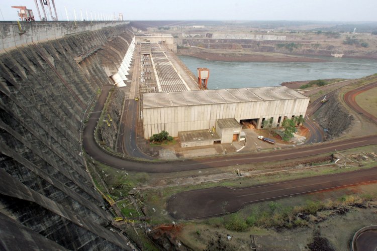 <p>Cancilleres de Brasil y Paraguay acuerdan retomar negociaciones sobre hidroeléctrica Itaipú</p>