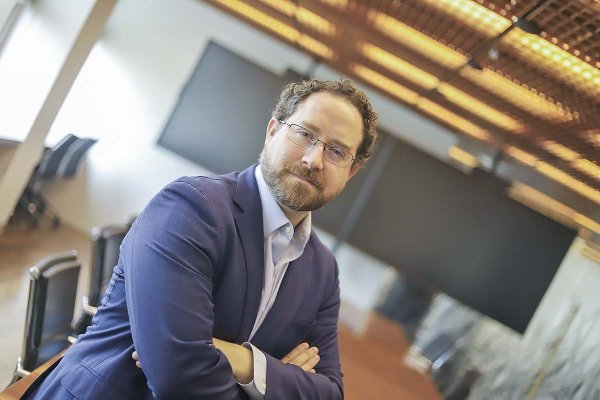 Klaus Kaempfe, director de inversiones de Credicorp Capital: “(De ganar Kast) los primeros 100 días pasan a ser clave para sus reformas”