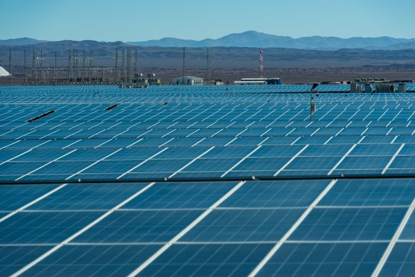 <p>Generadora Metropolitana inicia construcción de uno de los mayores proyectos de almacenamiento de Chile</p>