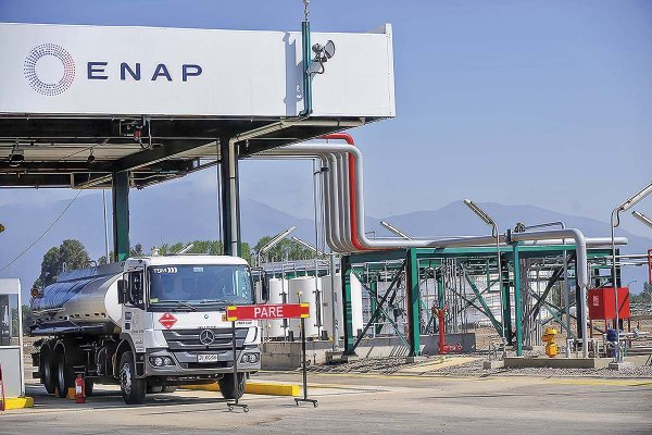 <p>ENAP aumenta en 55% sus utilidades al tercer trimestre, pero bajan sus ingresos</p>