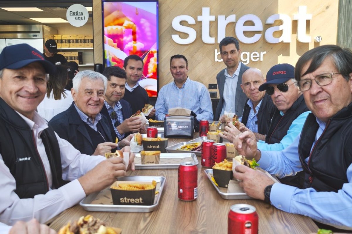 <p>Combos classic y bacon en Streat Burger: la jornada en terreno del directorio de Copec</p>