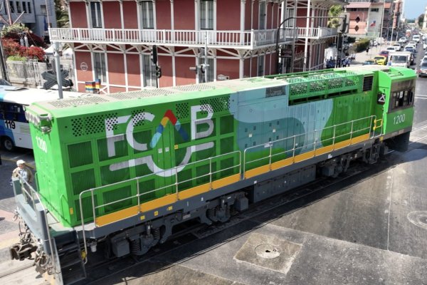 <p>Ferrocarril de Antofagasta marca un hito con primer viaje de locomotora a hidrógeno verde en Latinoamérica</p>