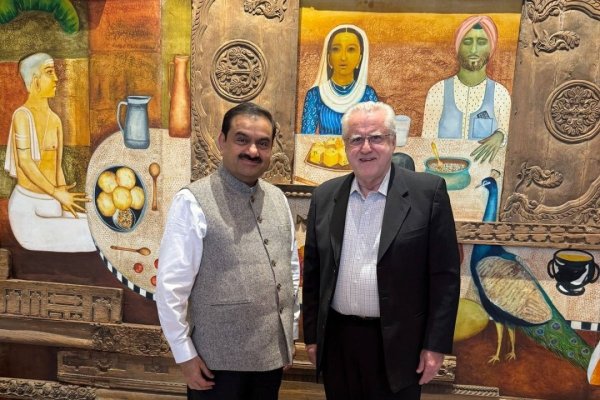 Codelco firma inédita alianza con gigante indio Adani para explorar nuevos proyectos de cobre en Antofagasta y Atacama