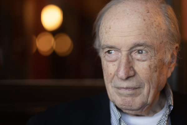 Jaime Vadell a sus 90, premiado y viudo: “Decir que la experiencia que uno acumula te blinda y da sabiduría, es una estupidez”