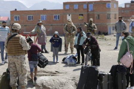 Por crisis migratoria en la frontera con Chile: Presidente peruano anuncia estado de emergencia en las provincias del sur del país