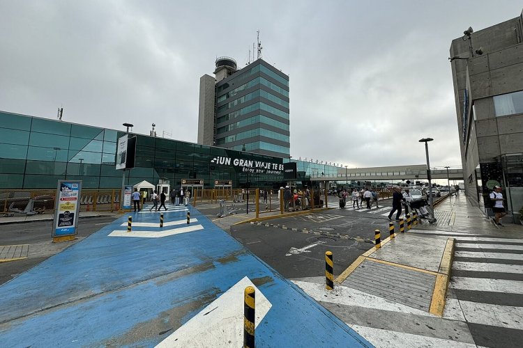<p>Perú: tarifa de conexión en aeropuerto de Lima se aplicará solo a pasajeros internacionales</p>