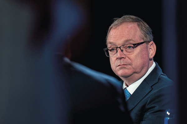 Hassett emerge como favorito en la audición para presidir la Fed de Trump