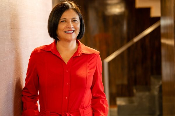Gigante minera Barrick designa a exministra Loreto Silva como su directora independiente principal