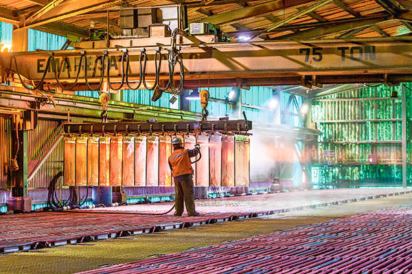 <p>Vuelven los números rojos a la industria: rubros de la minería y la manufactura cayeron en octubre</p>