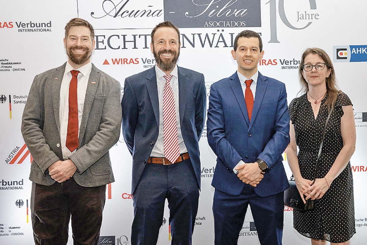 <p>Acuña-Silva Asociados Rechtsanwälte celebró 10 años</p>