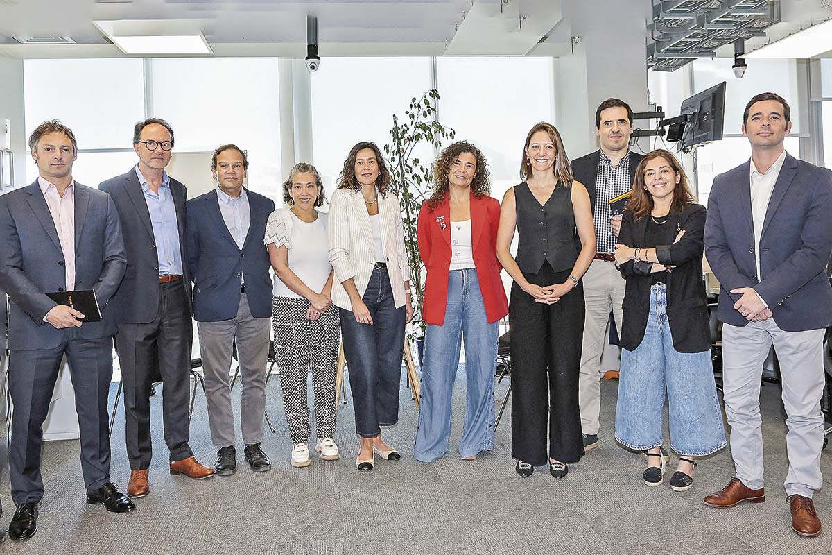 <p>Cristián Risopatrón, Alejandro Rubilar, Rodrigo Pérez, Dafne González, Ximena Santibanez, Javiera Contreras, Teresita García de la Huerta, Pedro Lluch, Paula Vargas y  José Alonso Sánchez. Foto: José Montenegro</p>