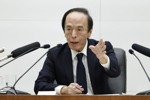 El giro del Banco de Japón sacude a los mercados y podría poner en jaque al carry trade en yenes