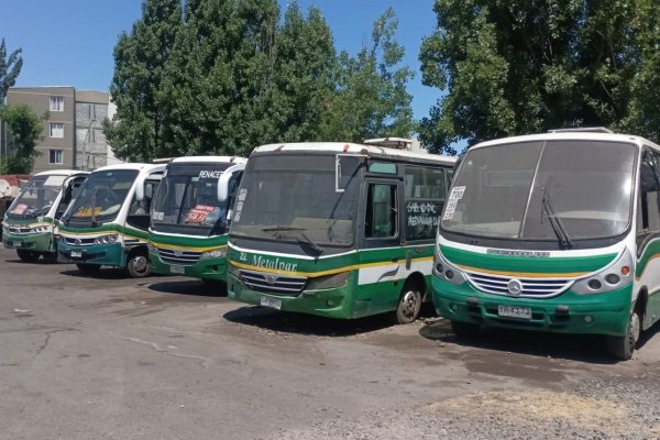 "Estoy lleno de máquinas, pero no tengo choferes": Buses Renacer de Curicó no puede competir con salarios de la minería y cierra operaciones