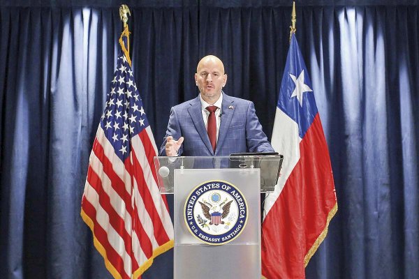 <p>Embajador de Estados Unidos se reúne con Kast: "Seguiremos impulsando una cooperación práctica entre EEUU y Chile"</p>