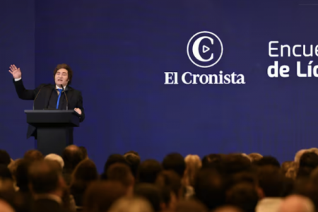 Milei defendió las bandas cambiarias: “Están para ponerle un límite a la volatilidad”