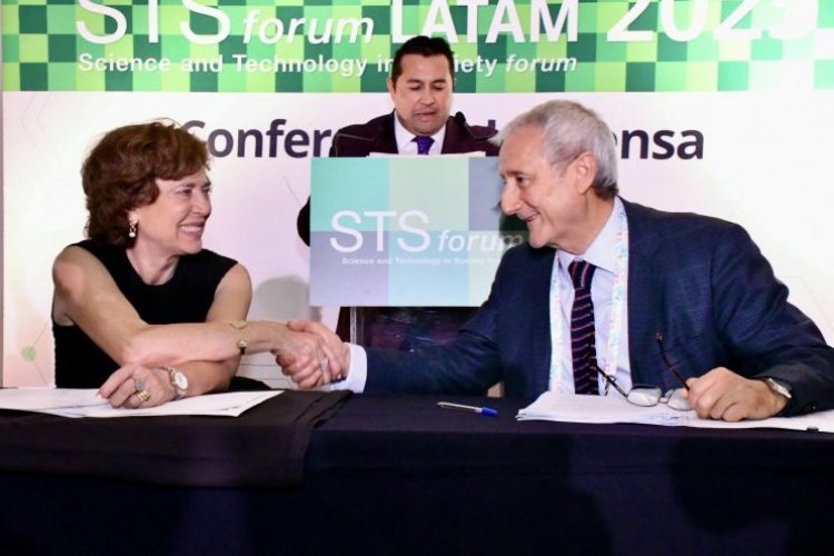 <p>Chile y México firman acuerdo para impulsar el desarrollo responsable de la inteligencia artificial</p>