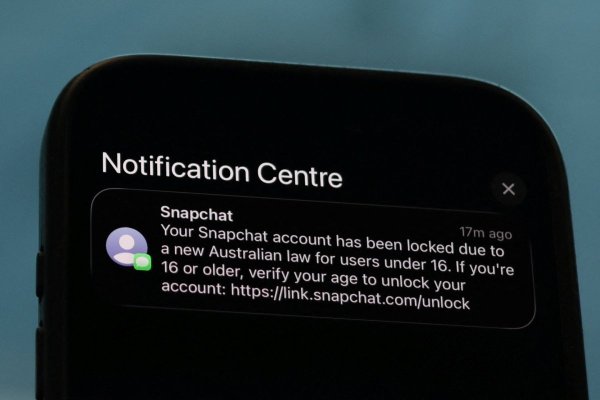 Entra en vigor en Australia la primera prohibición de redes sociales del mundo para menores de 16 años