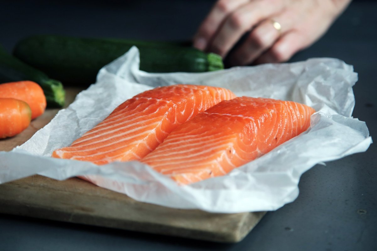 <p>Las claves del momento del negocio salmonero: productor del grupo Vial se dirige a utilidades récord y mercado respira un cauto optimismo hacia 2026</p>