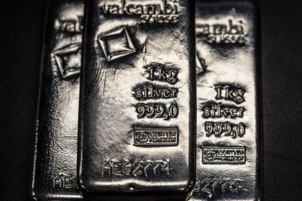 La plata al contado se dispara y alcanza la marca récord de US$ 60 por onza