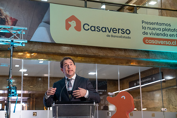 El presidente de BancoEstado, Daniel Hojman, destaca que Casaverso busca acompañar a las familias en un momento que define sus trayectorias de vida.