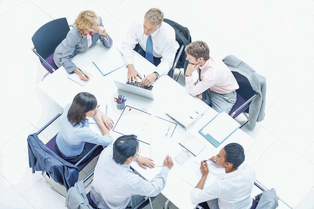 <p>La ruta académica de los altos ejecutivos, directores de empresas y políticos en Chile</p>